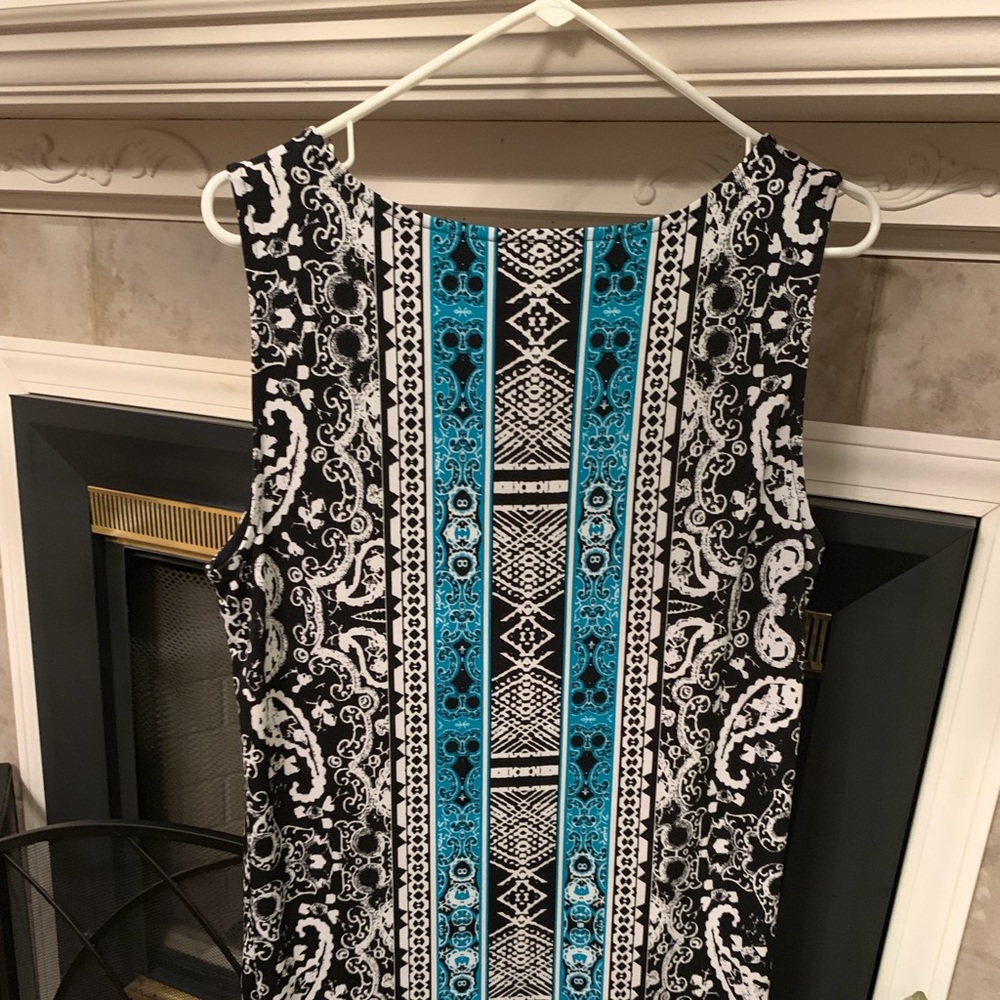 Multi-colored patterned tunic - Picture 2 of 2